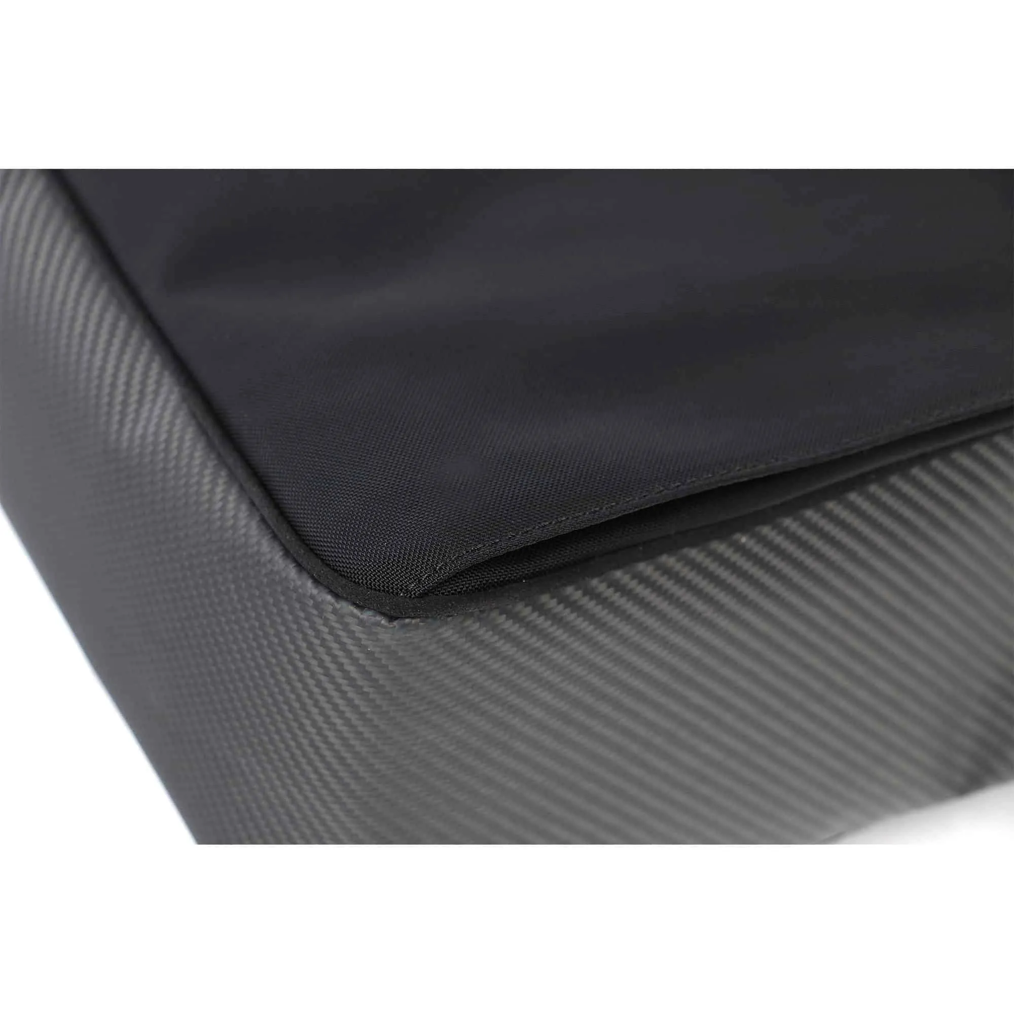 Surcloud travel bag in Carbon Fiber and Alcantara®